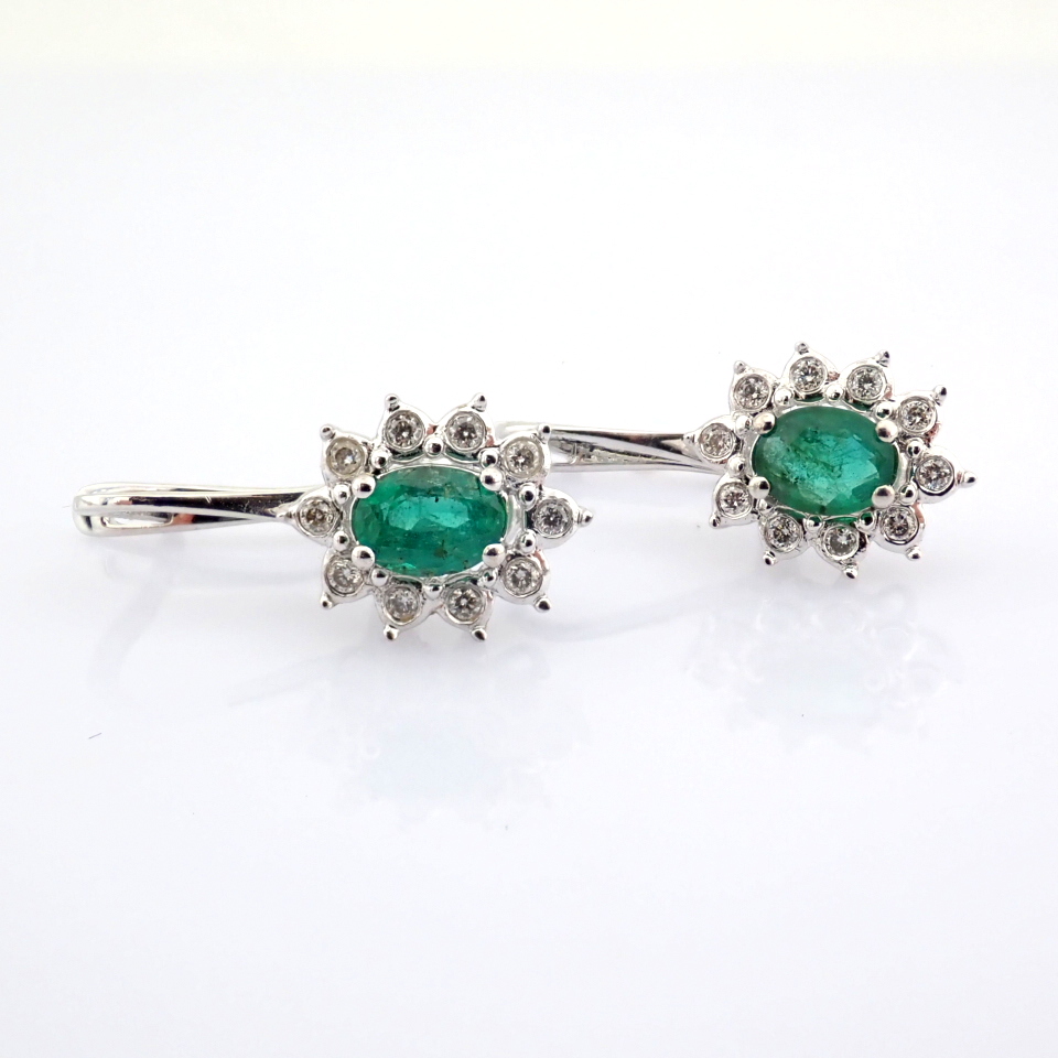 Natural Diamond 18K White Gold Earring
