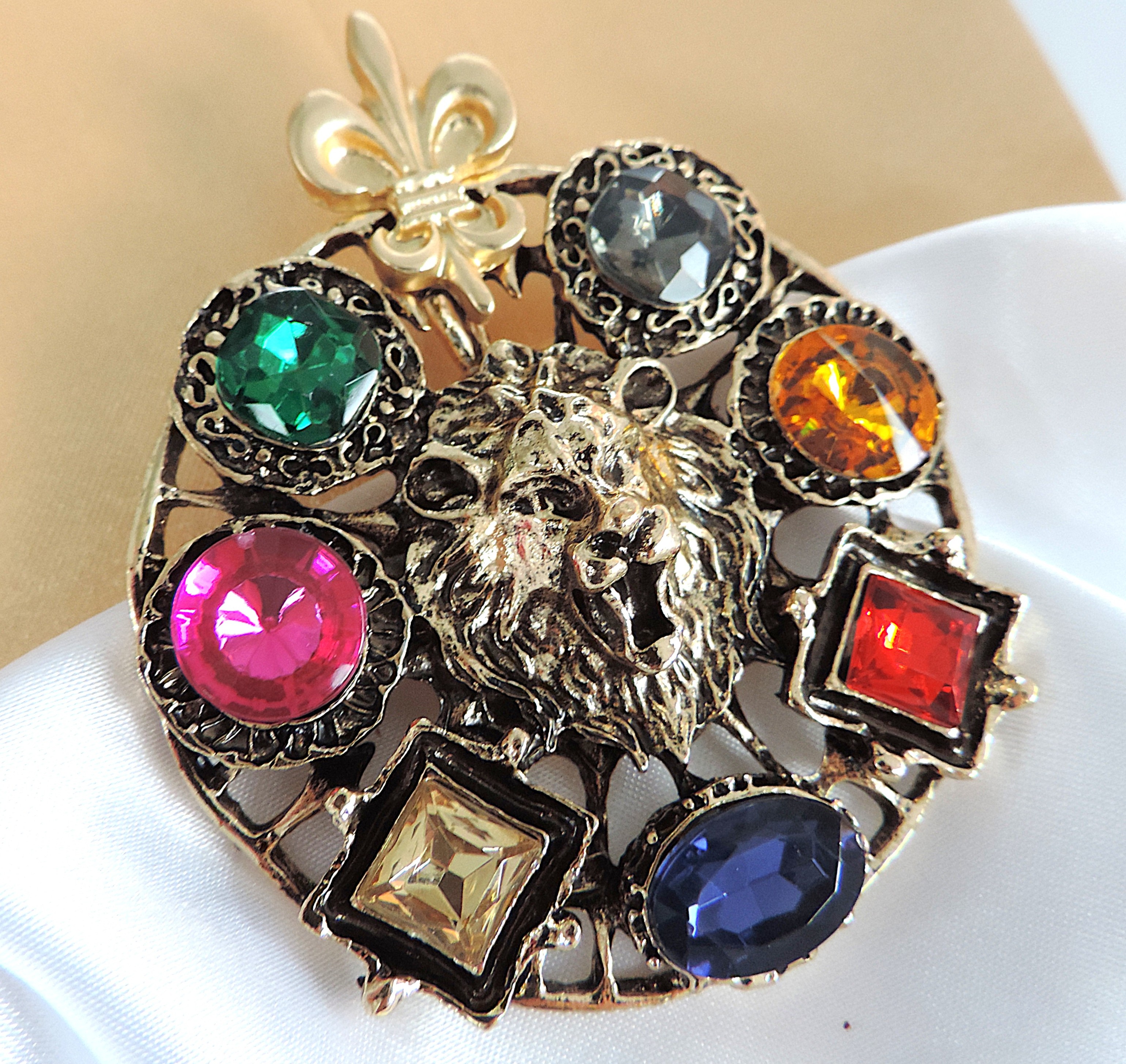 Large Baroque Style Costume Jewellery Brooch