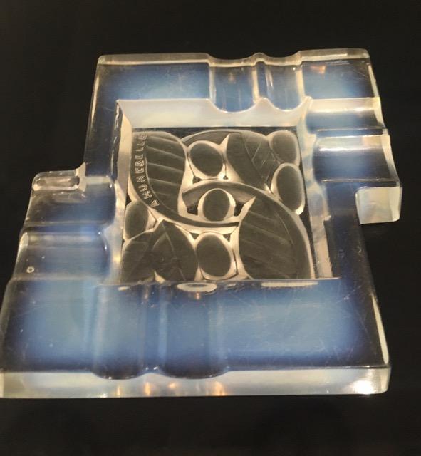 Andre Hunebelle (1896-1985) Art Deco, Opalescent Ashtray, Leaf and Berries, 1930
