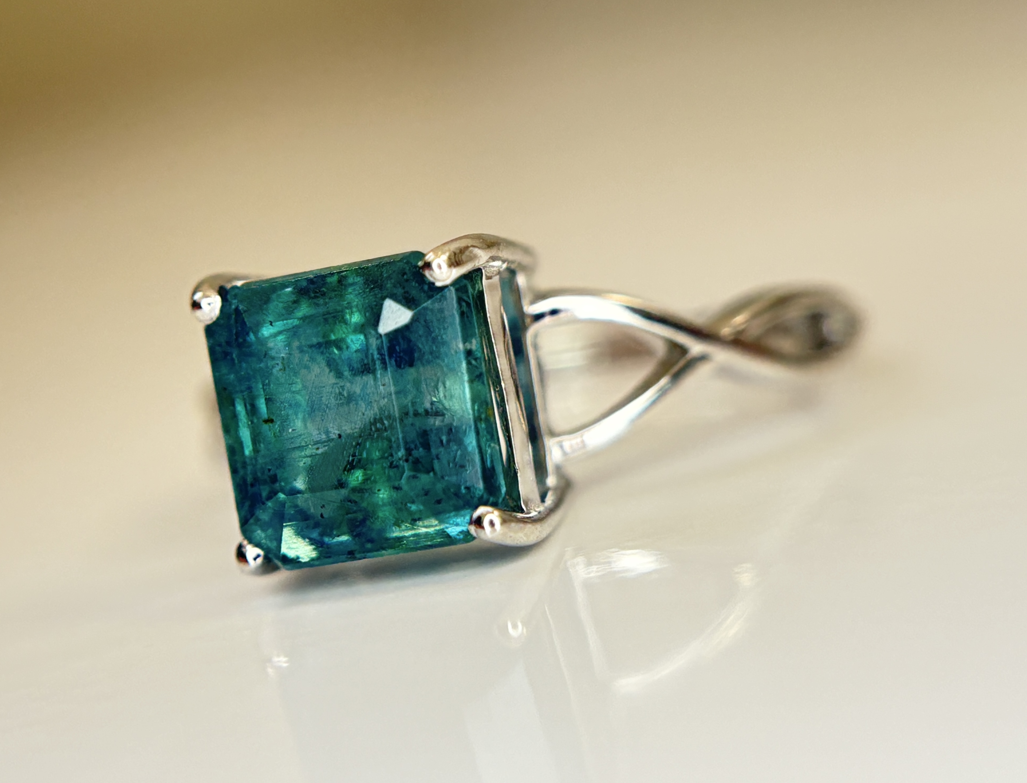 Beautiful 2.91 CT Natural Emerald Ring Platinum 950