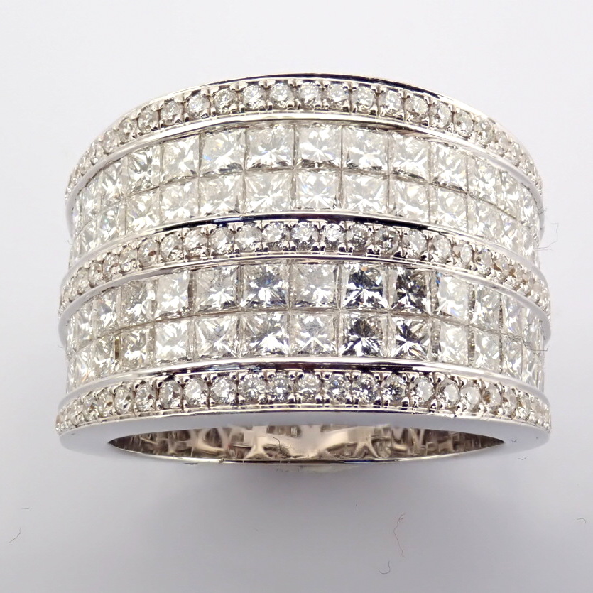 Natural Diamond 18K White Gold Ring