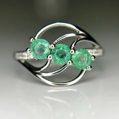 Beautiful 0.61Ct Natural Emerald Ring With Natural Diamonds & Platinum 950
