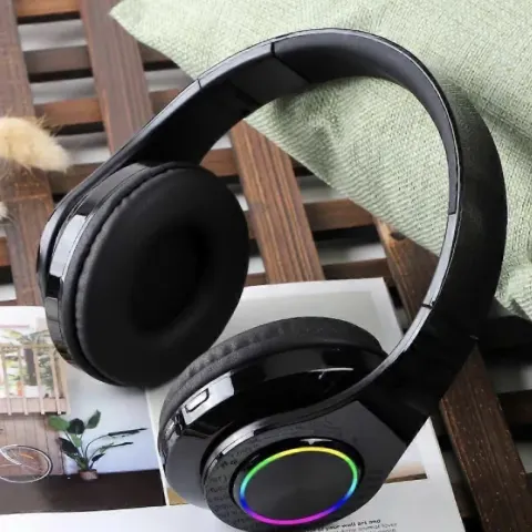 Wireless Bluetooth Headphones – Black Over-Ear Foldable Headset with HiFi Sound & Built-In Microphon