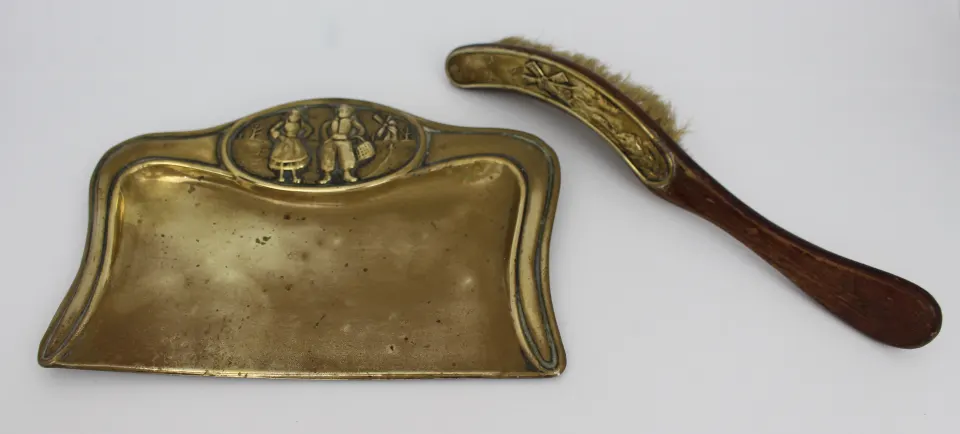 Antique Brass Crumb Tray & Brush