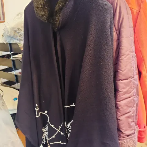 Black Cape Plus Size