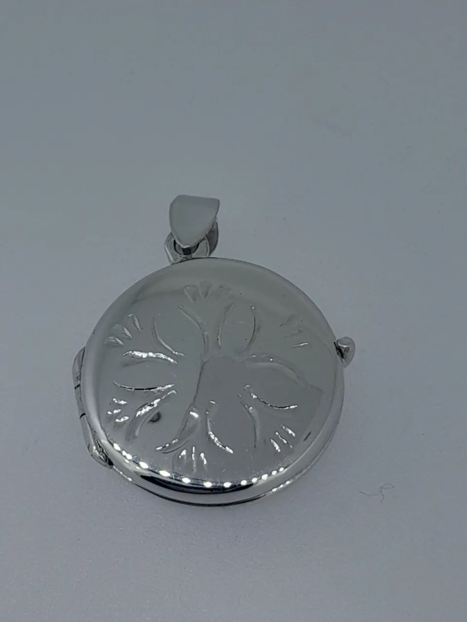 Silver 925 Embosed Locked