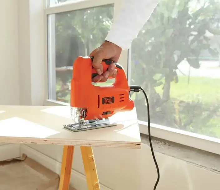 (140/Mez/1F) Lot RRP £106. Mixed Powertool Items – 4x Items – To Include 1x Black & Decker 400W Com