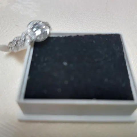 Dress ring