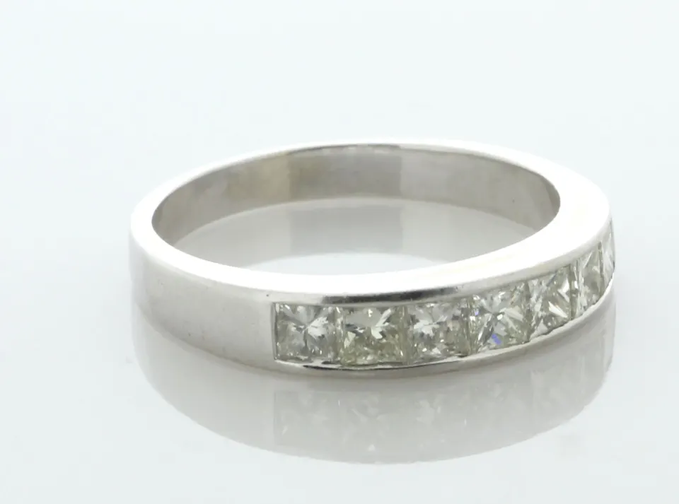 18ct White Gold Semi Eternity Diamond Ring 0.95 Carats