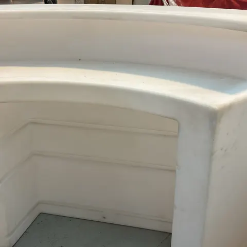 LED Bar with charger Size 170  x 120 x 60 cm (needs a clean sold as is)