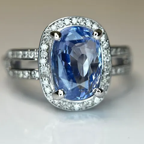 3.55 CT Unheated/Untreated  Ceylon Cornflour Blue Sapphire  Diamonds & 18k Gold
