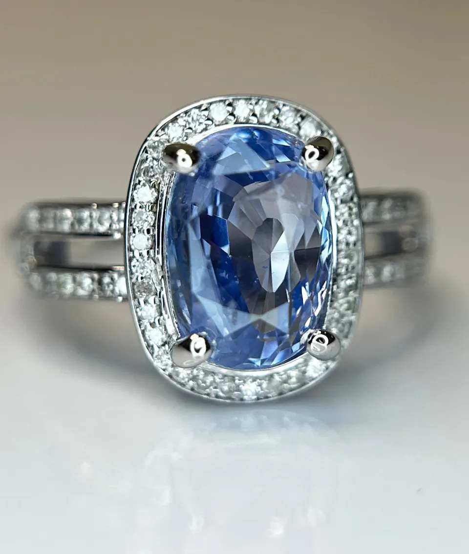 3.55 CT Unheated/Untreated  Ceylon Cornflour Blue Sapphire  Diamonds & 18k Gold