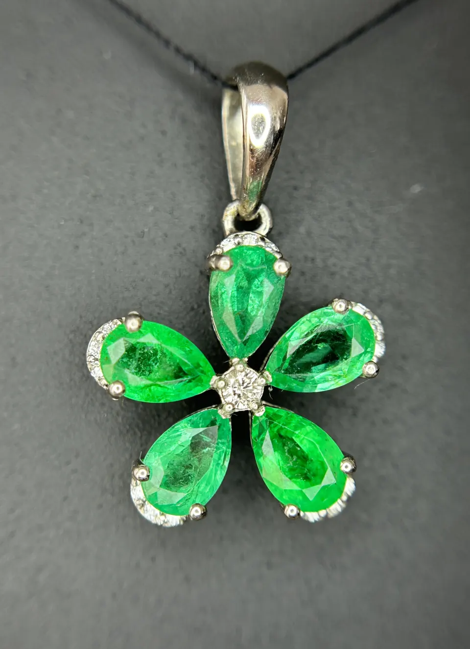 Beautiful 1.95ct Natural Emerald Pendant With Diamonds & 950 Platinum