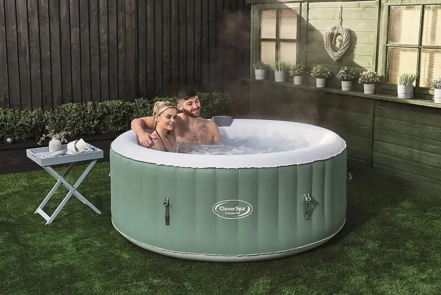 (76/Mez)  RRP £390. Clever Spa Cotswolds 4 Person Round Hot Tub. Space Saving Integrated Pump & Hea