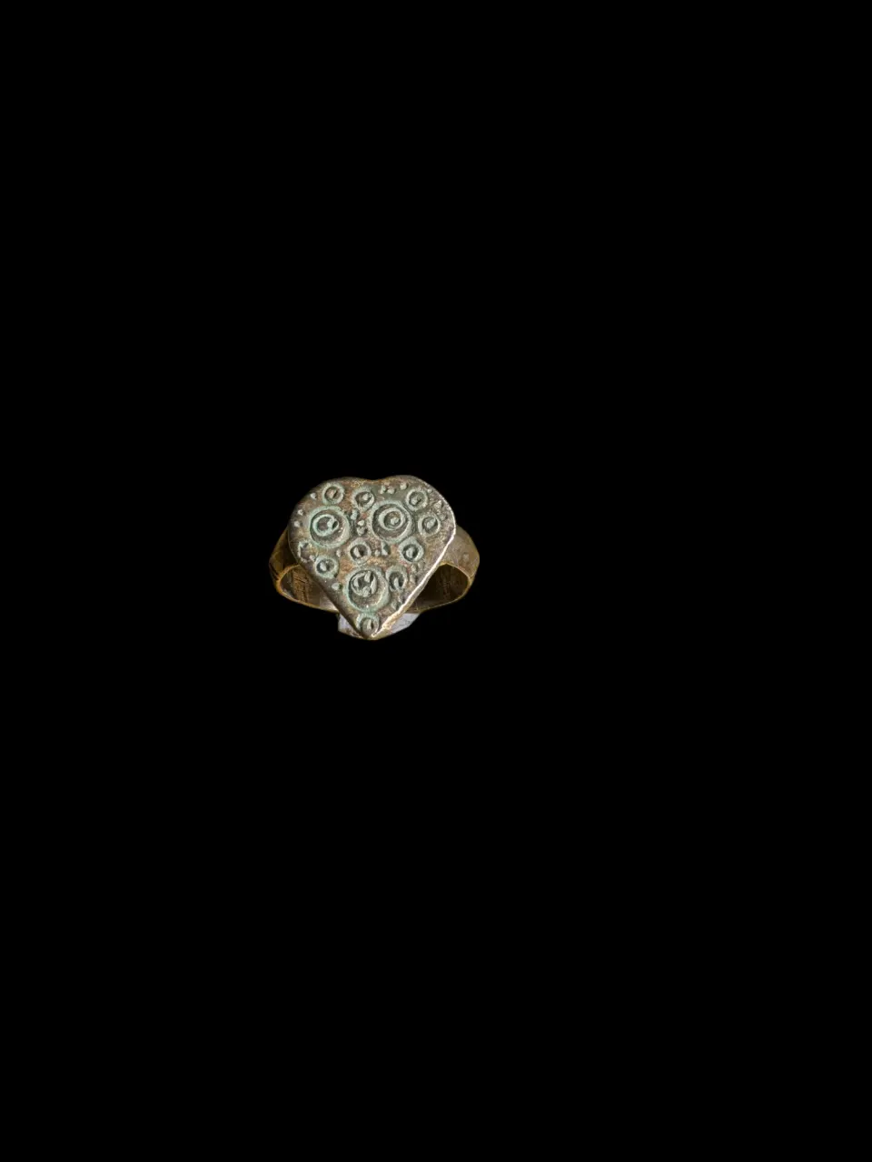 Antiquities: Medieval silver ring (£6 UK £13 international post)