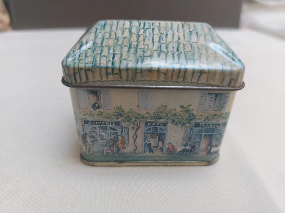 Vintage Pin Tin