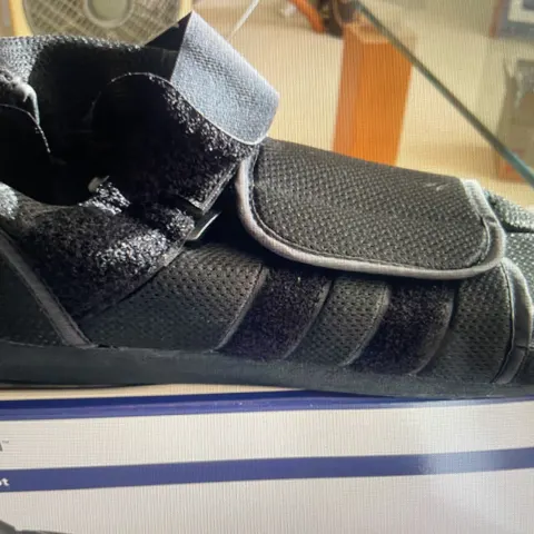Bundle of 2, 3M Kerrapad All Purpose Boot Black Round Toe Size L