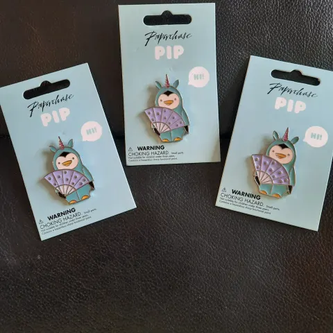 Pip pin badge x 36 Paperchase