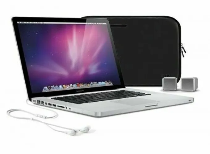 iLuv Essential Gift Pack for 15" MacBook Air/Pro or PC Laptop L19a