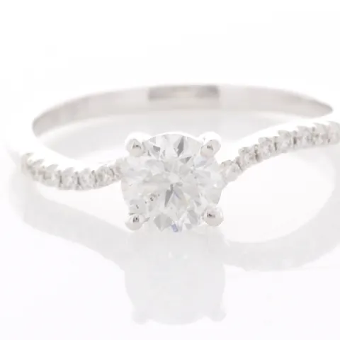 18ct White Gold Single Stone Prong Set With Stone Set Shoulders Diamond Ring (0.64) 0.73