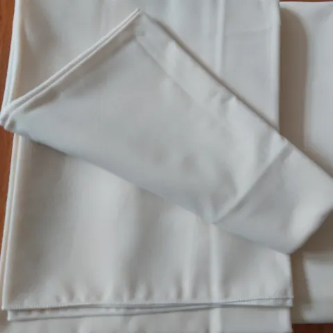 Pack of 5 brand new tablecloths