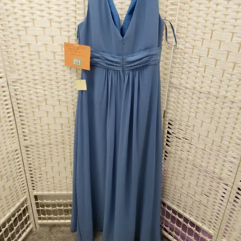 Venus Wedgewood blue dress size 18 BM1838