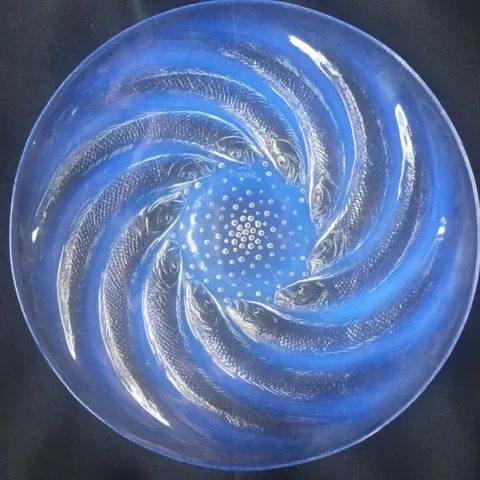 R. Lalique Circa I930s ‘Poissons Art Deco Opalescent, Model 3263, Signed, Coupe, Objet D'Art