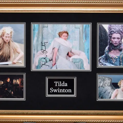 TILDA SWINTON original signature presentation