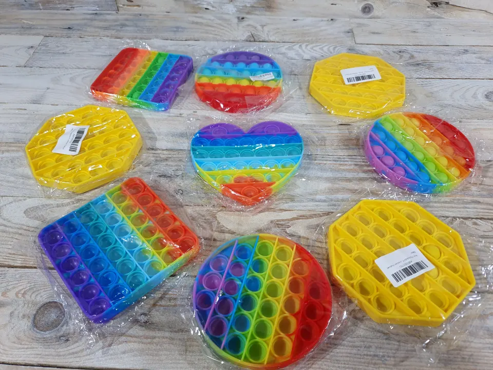 9 x Fidget Toys. Range of shapes and colours. Great for stress relief and anxiety.  Rrp £27