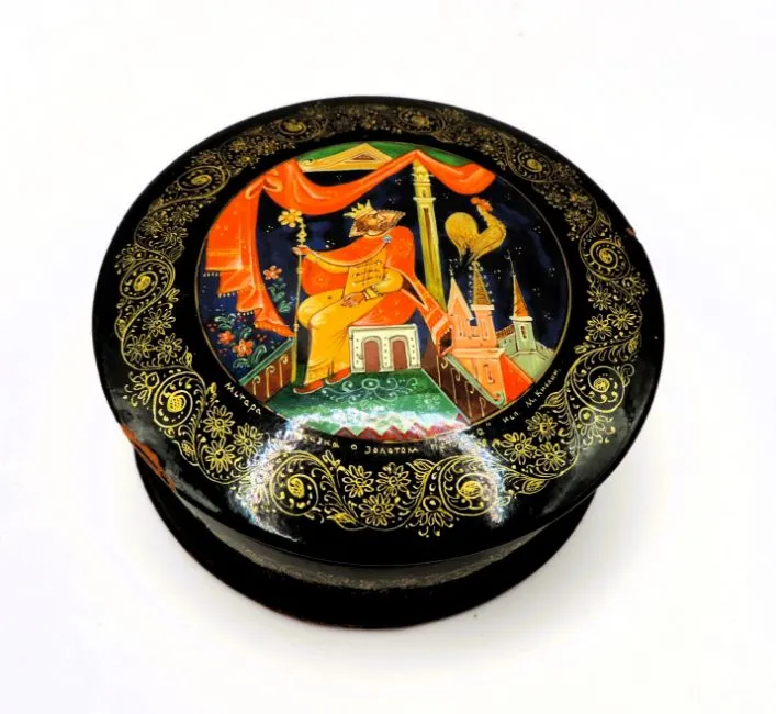 Vintage Artist Signed Russian Hand Painted Lacquer Box