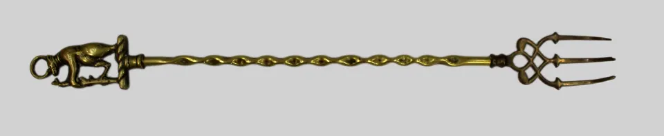 Antique Black Forest Brass Toasting Fork with Bear Handle – c.1900