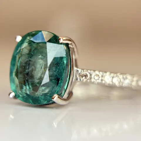 Beautiful 3.10 CT Natural Emerald Ring With Natural Diamonds & Platinum 950
