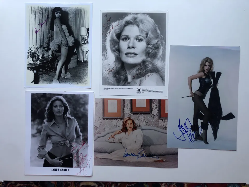 Lynda Carter, Lauren Bacall, Ann-Margaret, Loretta Swift & Jane Fonda original signatures