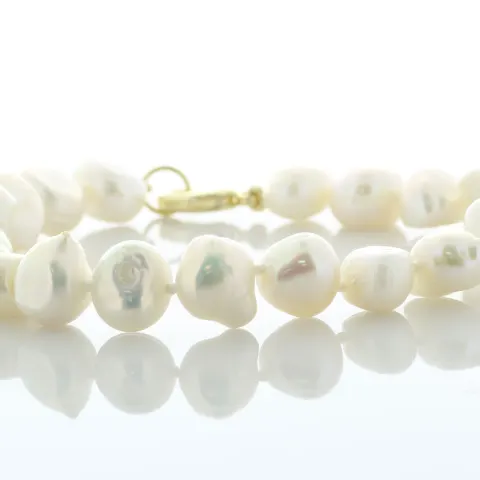 Freshwater Cultured 8.0 - 8.5mm Pearl Bracelet With Gold Plated Clasp