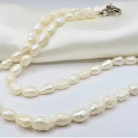 Freshwater Cultured Rice Pearl Necklace Silver Clasp New with Gift Pouch