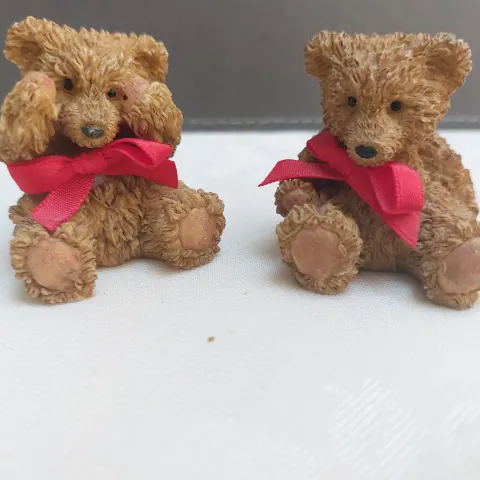 Pair of brown teddies