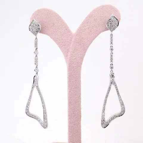 18K White Gold Earrings Detailed With Brilliant Diamonds