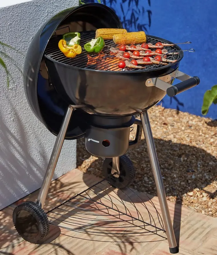 (160/Mez/P2) RRP £80. Texas 57cm Kettle Charcoal BBQ. Steel With Porcelain Enamelled Lid And Firebo