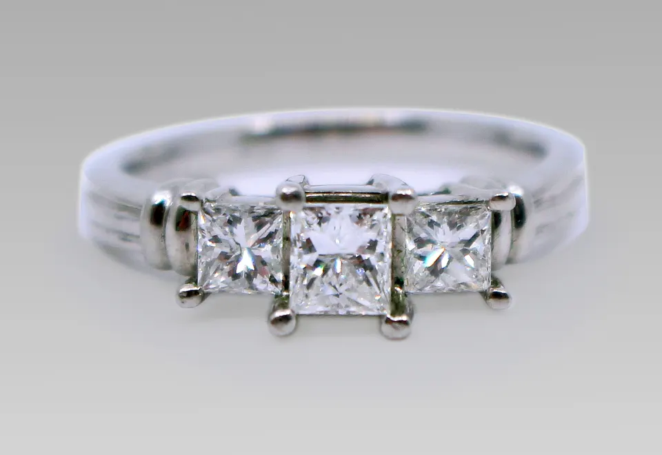 Three Stone 0.98 Carat Diamond Platinum Ring