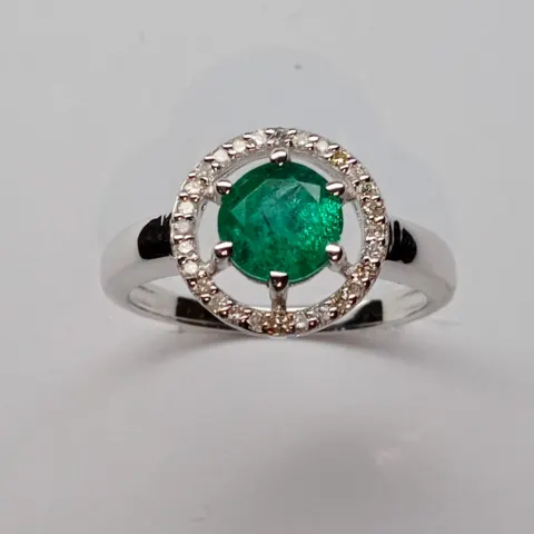 Beautiful Natural Emerald Ring With Natural Diamonds And 18k Gold