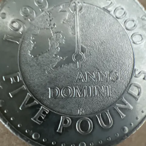 £5 coin