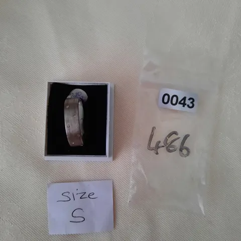 Sterling silver 6 mm wedding band.  RRP £89.  Size S.  0043/486