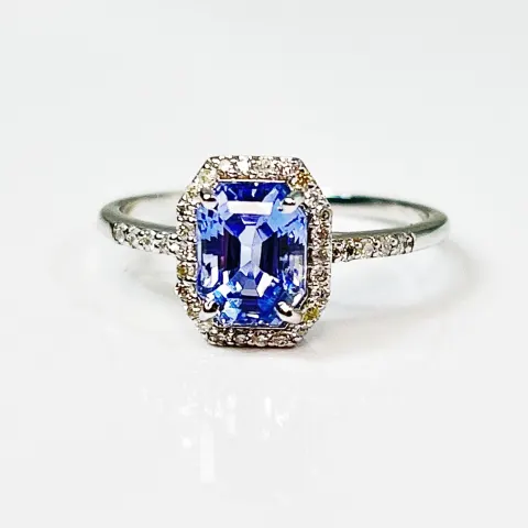 Beautiful 1.75 CT Unheated  Ceylon Cornflour Blue Sapphire  Diamonds & 18k Gold