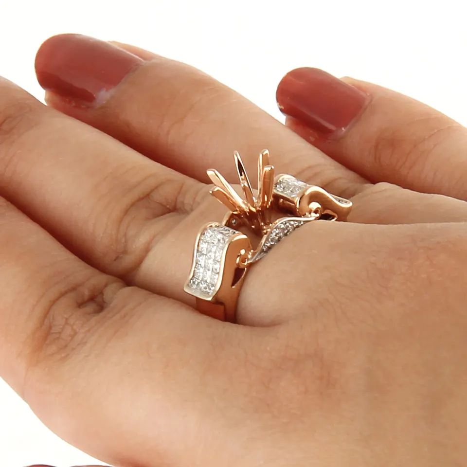 14 K / 585 Rose Gold Diamond Ring - Center stone unmounted