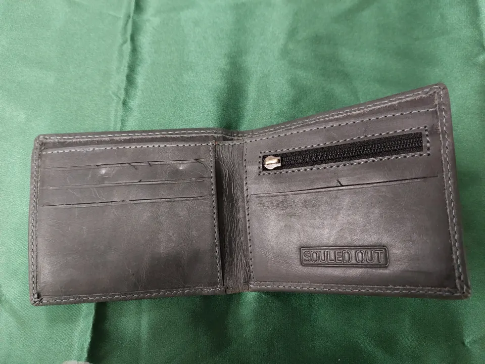 Grey wallet - souled out