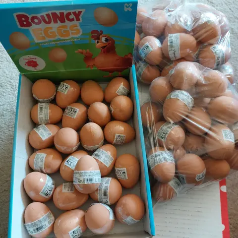 Box of 24 bouncy eggs