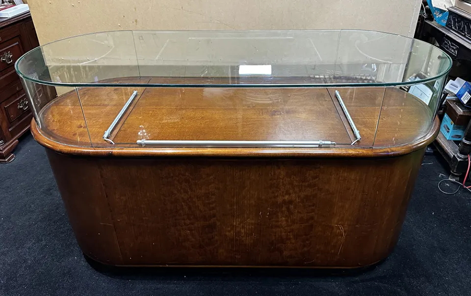 High Quality Oval Form Jewellery Display Cabinet Counter