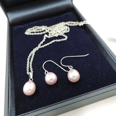  Sterling Silver Pink Cultured Pearl Necklace and Earring Set New With Gift Box