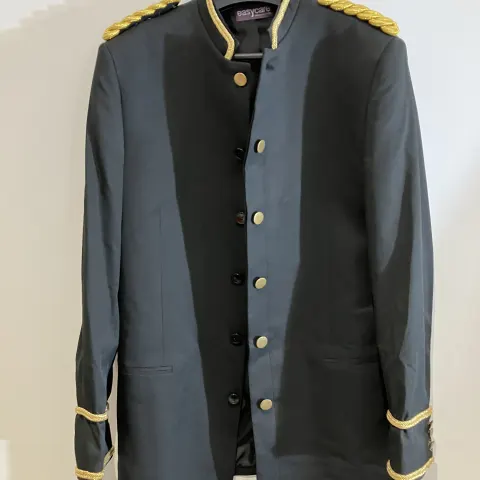 Hunters Hotel staff jacket 40