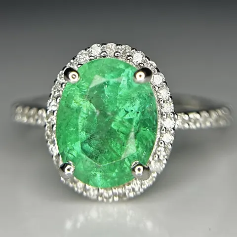 Beautiful 2.71ct Natural Emerald With Natural Diamonds & 18k Gold